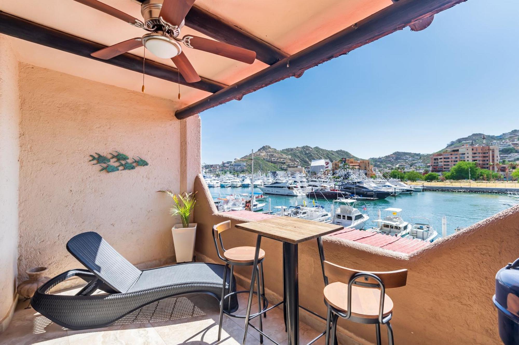 Marina Cabo Plaza Town & Beach Condos Кабо-Сан-Лукас Экстерьер фото